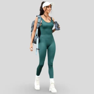 UNE PIÈCE AVEC DOS OUVERT ET INSERT TRANSPARENT SUR LE CÔTÉ - GRID