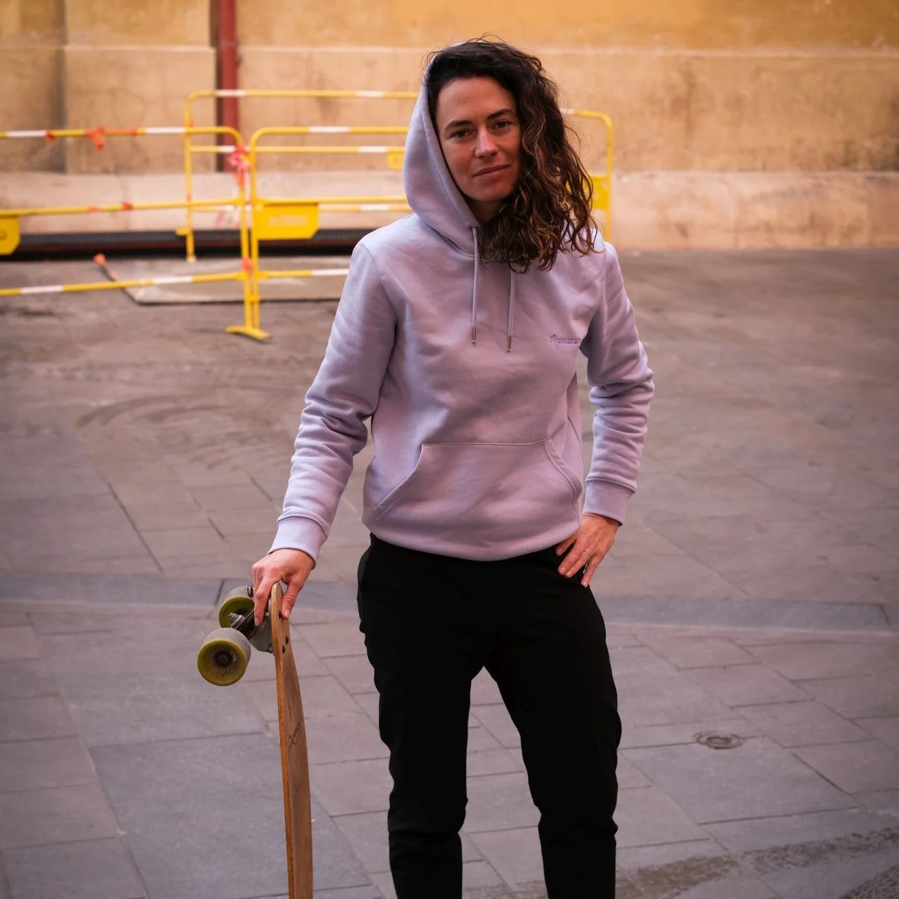 Hoodie Massacan brodé – Image 7