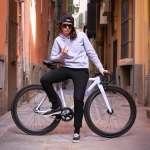 DSCF5815_fc804edf-4a80-4ed7-8e07-25acb9a7d411.jpgv1706607524 Hoodie Massacan brodé